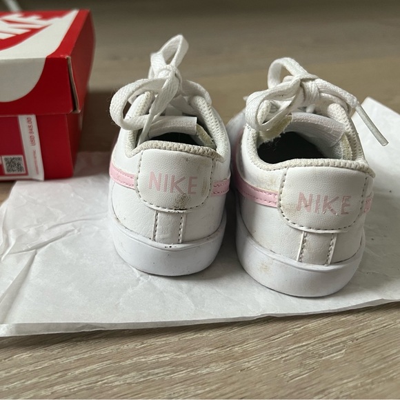 BABY Nike Blazer Low Sneakers - Picture 2 of 4